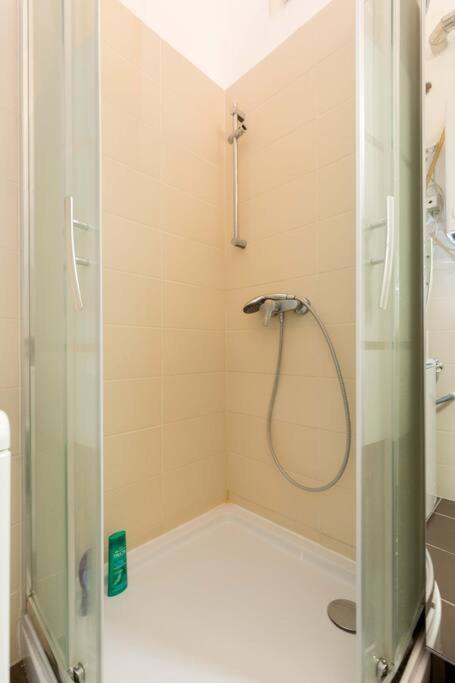 Hidden Gem 1 Bedroom Next To Opera בודפשט