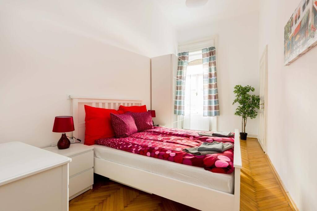 דירה Hidden Gem 1 Bedroom Next To Opera
